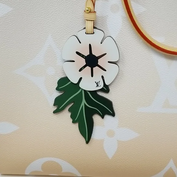 Sold BRAND NEW Louis Vuitton By the Pool Onthego GM - Picture 3 of 9